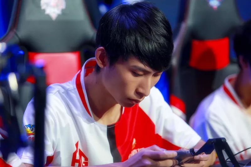 与阵容拉伸