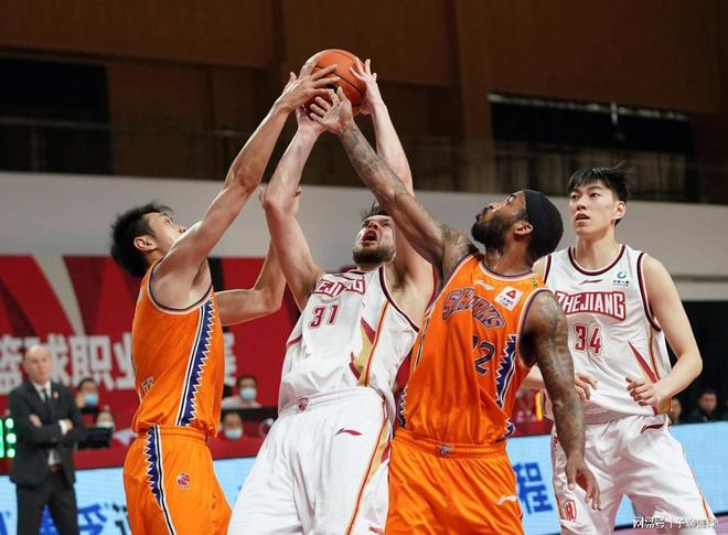 防守内收他 防守内收他
